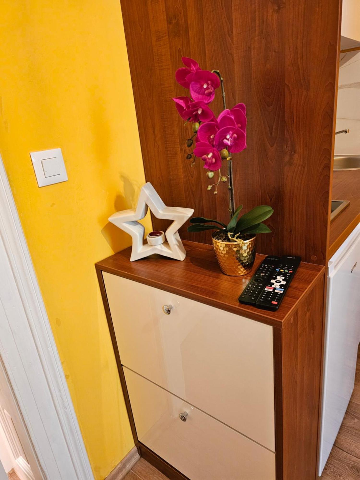 R&N Familiy Apartments Μόσταρ Εξωτερικό φωτογραφία